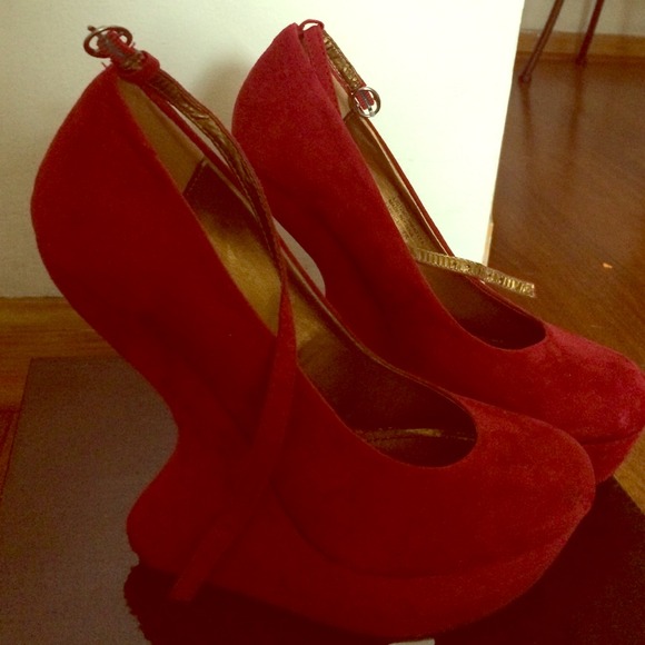 Red wedges