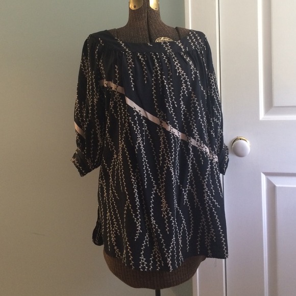 Black urban outfitters top