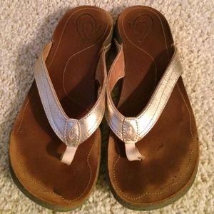 OluKai gold sandal