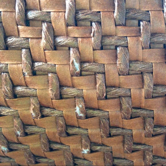 woven straw bag ๐HP!๐ - Picture 4 of 4