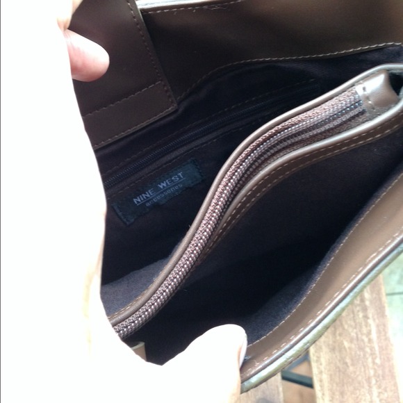 woven straw bag ๐HP!๐ - Picture 3 of 4