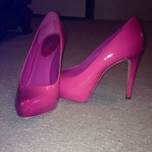 Hot pink ombré heels.