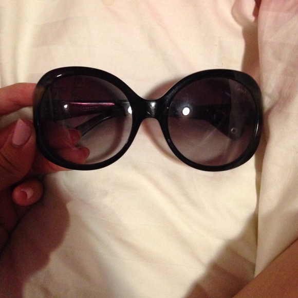 Coach sunglasses - Picture 1 of 3