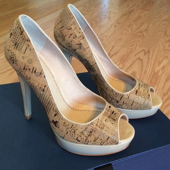 Pour La Victoire peep toe heels - Never Worn