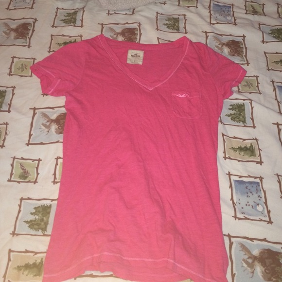 hollister pink shirt