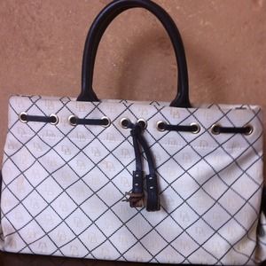 White dooney and Bourke tote