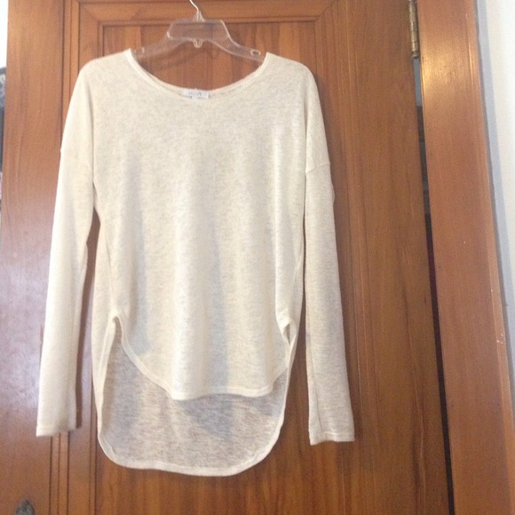 White/creme long sleeved sweater