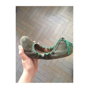 Gap ballet flats olive green