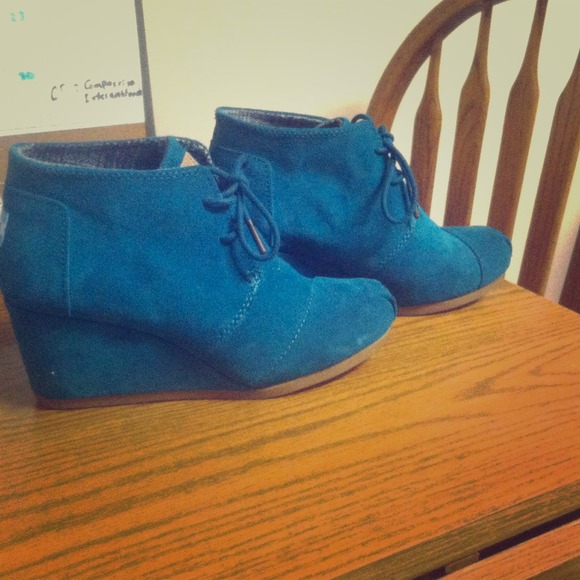 NWOT Toms wedges ⬇️⬇️REDUCED PRICE⬇️⬇️