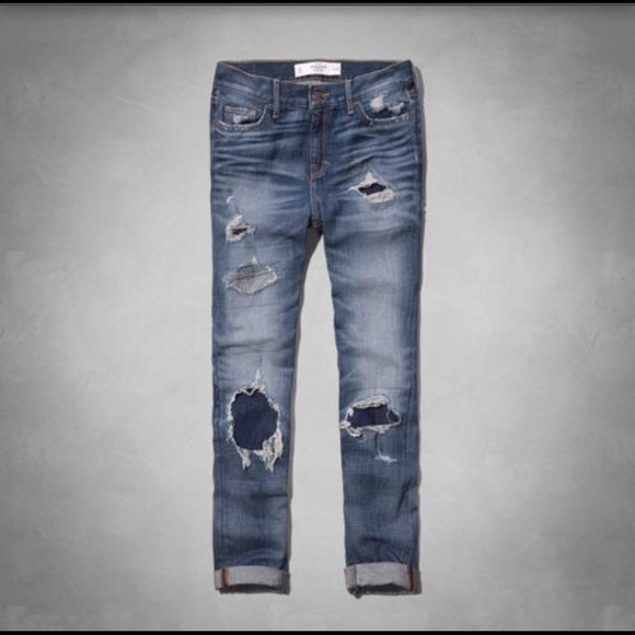 ❌SOLD❌ a&f boyfriend jeans destroyed medium wash