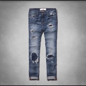 ❌SOLD❌ a&f boyfriend jeans destroyed medium wash