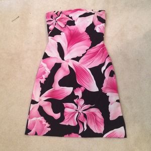 Cache dress, perfect for a formal occasion!