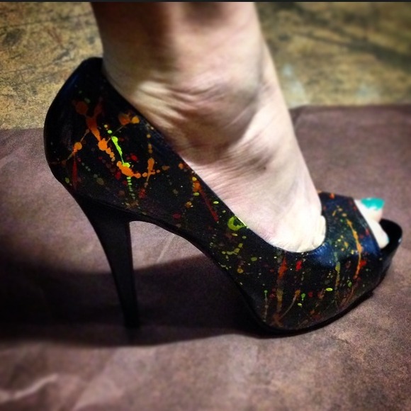 🎉HP 8/24🎉 Fall Splatter Leather Heels - Picture 3 of 4