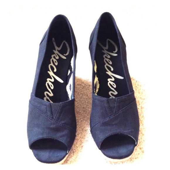 Skechers wedge open toed sandals