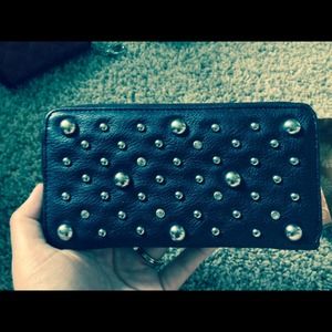 GRACE ADELE - stud wallet in black