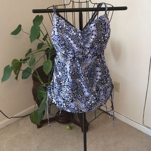 Cute NWT Swim Top