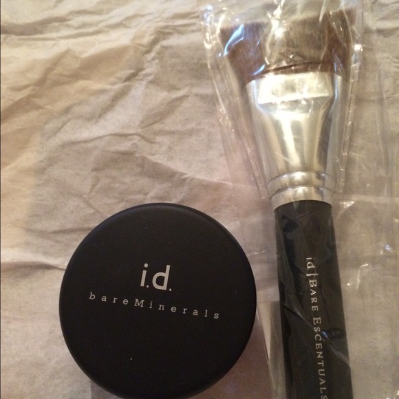 🚫traded🚫bareMinerals bronzer& face shaping brush