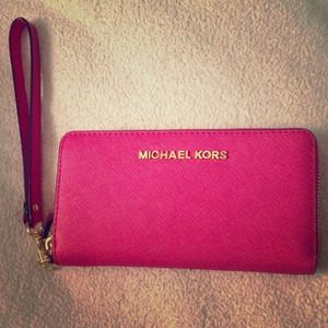Micheal Kors wallet/wristlet