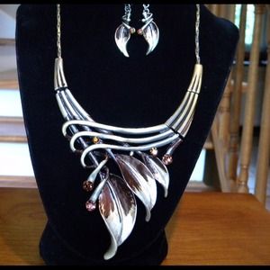 Amber & Brown Metallic Leaf Necklace Set