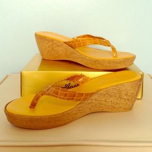 Mila Paoli wedges