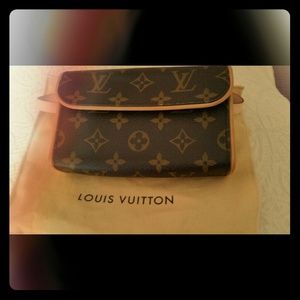 Authentic Louis Vuitton Waist Pouch w/belt