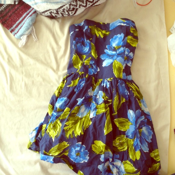 Hollister Dress👗✨👠💃
