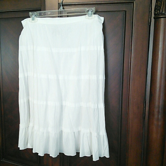 Studio West skirt