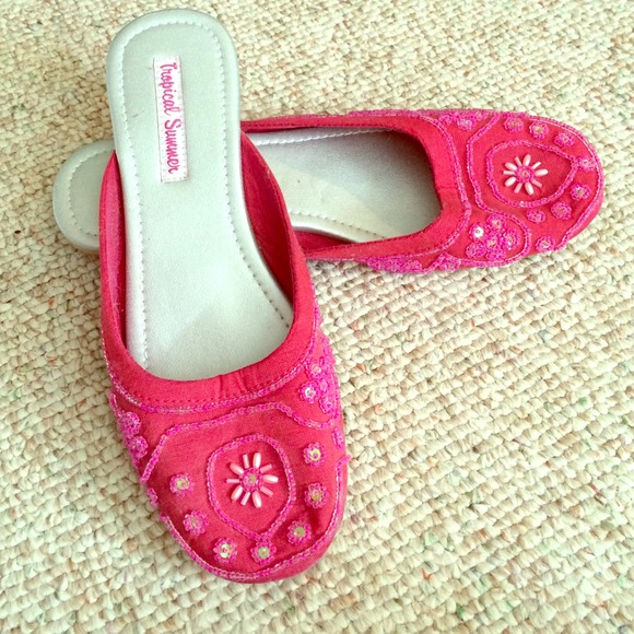 🔷Bundled🔷 Brand new never worn pink slip ons
