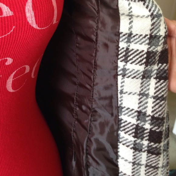 Coat - Picture 4 of 4