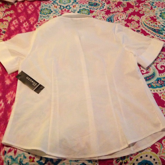 NEW Back To Basics White Short Sleeve Top - Picture 3 of 3