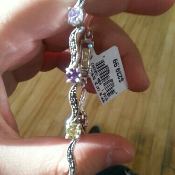 Bracelets - Picture 2 of 2