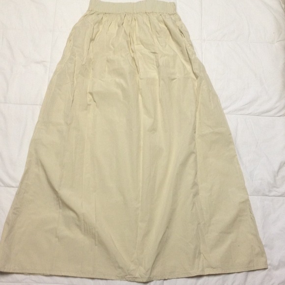 Re•set crinkle maxi skirt