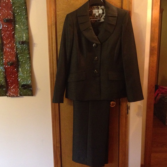 Le Suit... Business suit