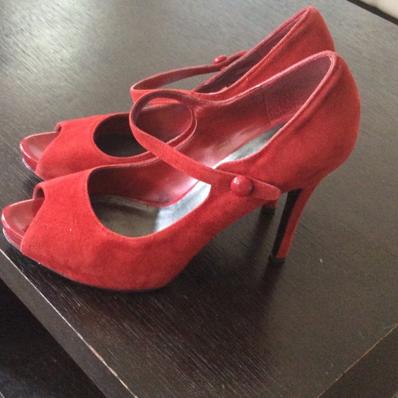 Red Nine West Suede Heels