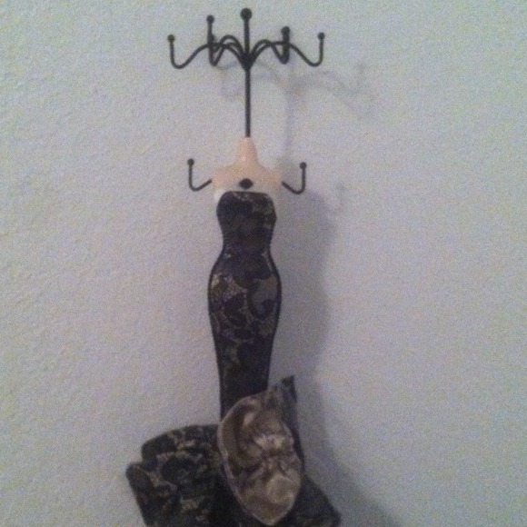 Jewelry holder