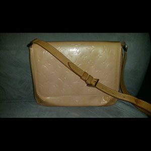 100% Authentic  LV Thompson Street Vernis