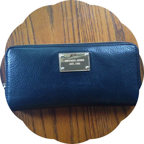 Michael Kors black continental wallet