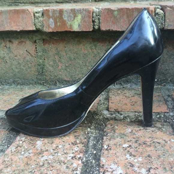 PreLoved Jessica Simpson Peep toe pumps - Picture 2 of 4
