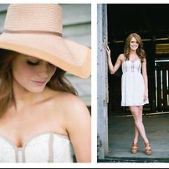 Strapless Sweetheart Cream Lace Dress