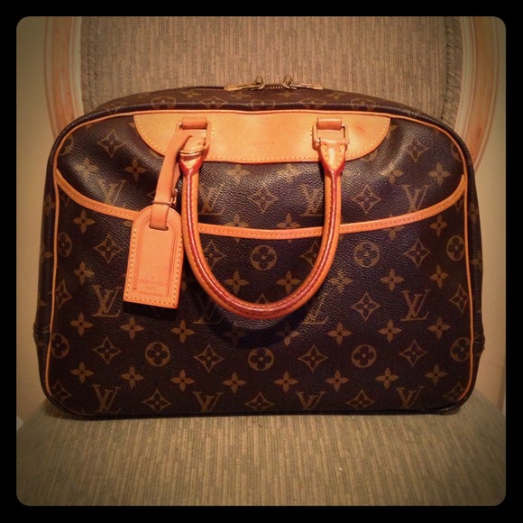 ❌SOLD❌Authentic Louis Vuitton Deauville