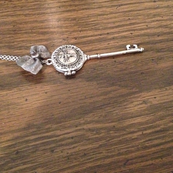 Key necklace