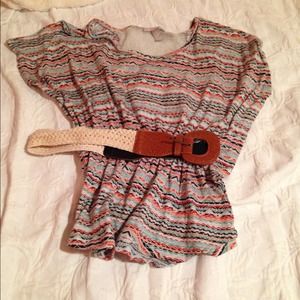 Aztec printed multicolored crocheted shirt w belt.