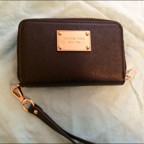 Michael Kors iPhone 4 4s tech wristlet