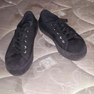 Black Pump Sneakers