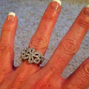 🎉🎉HP🎉🎉 Lia Sophia Abloom ring