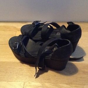 Black platform shoes (sz8.5) crossed strapped