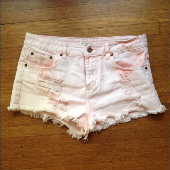 HIGH WAISTED SHORTS
