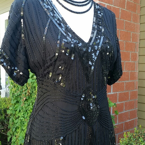 "A Vintage Affair" Dress - Picture 3 of 4