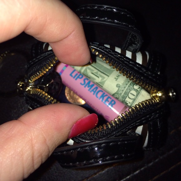 SOLD! HENRI BENDEL Coin Purse Keychain Zip Pouch - Picture 2 of 4