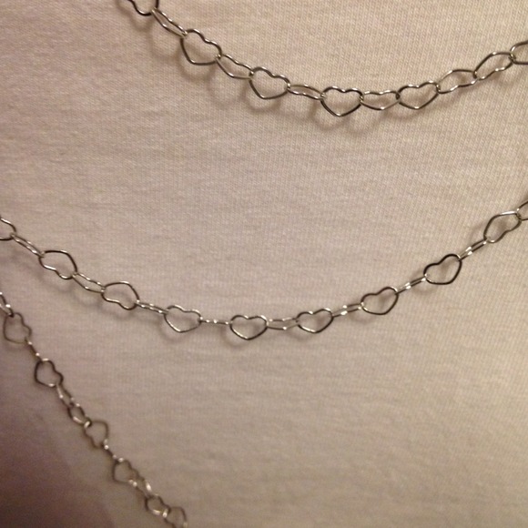 🔴SOLD Cute silver layered heart necklace🔴 - Picture 2 of 3